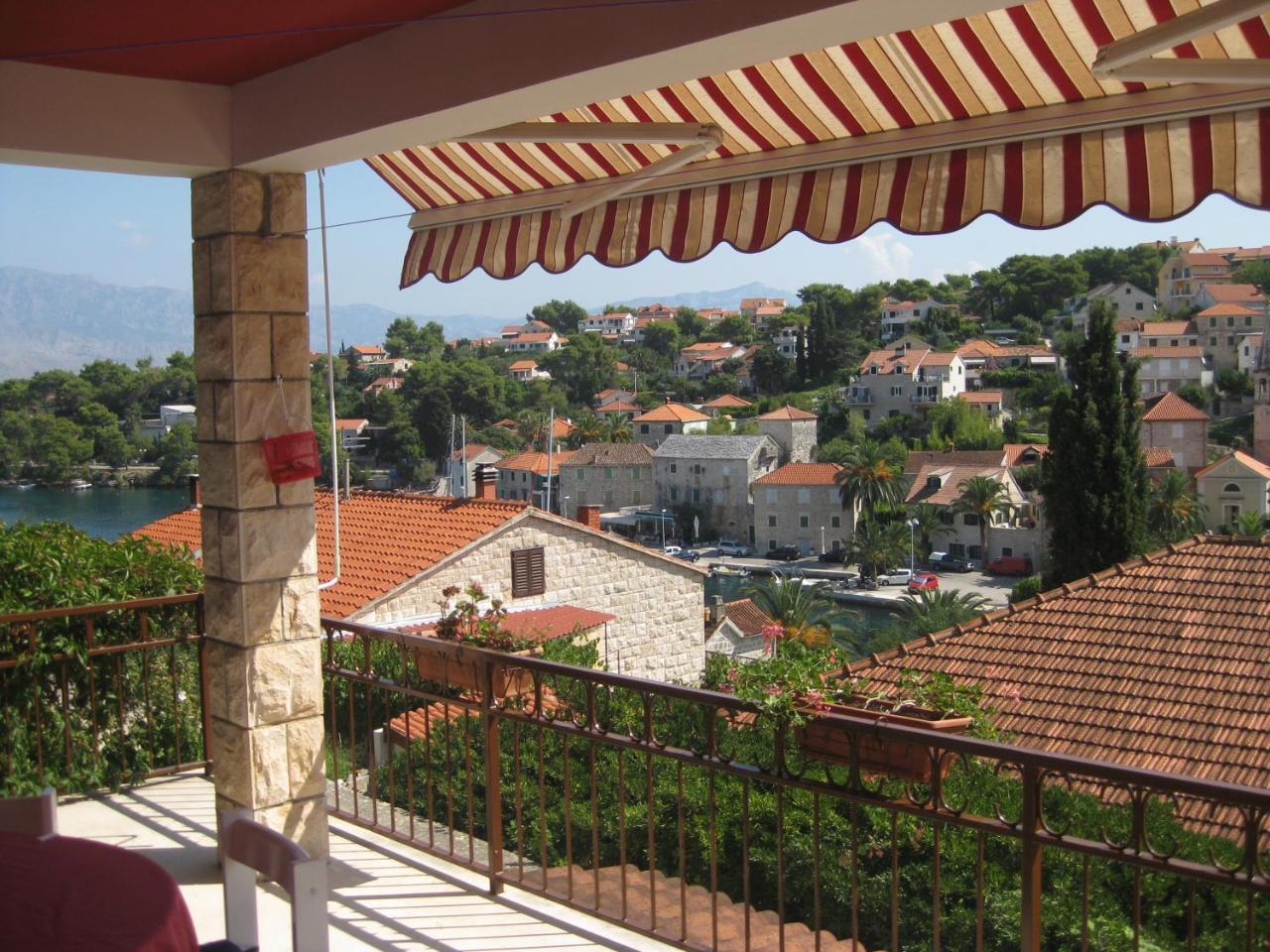 Apartman Mate Splitska Exterior foto